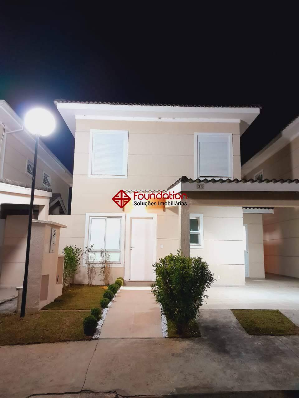 Casa de Condomínio à venda e aluguel com 3 quartos, 200m² - Foto 1