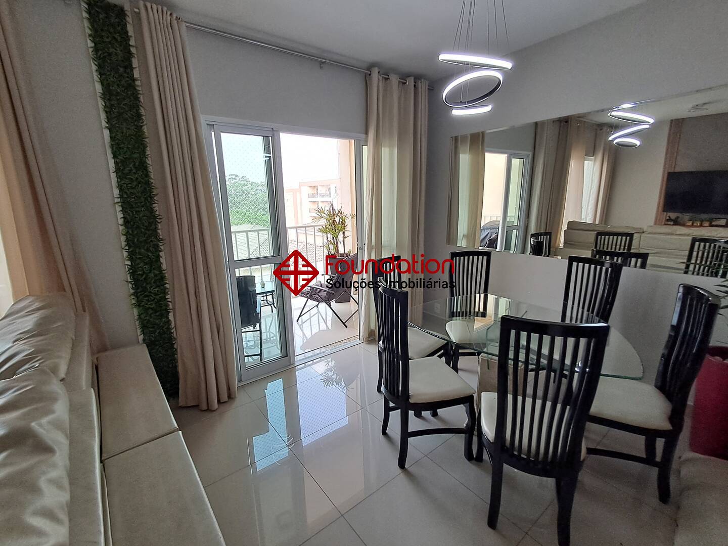 Casa de Condomínio à venda e aluguel com 3 quartos, 200m² - Foto 2